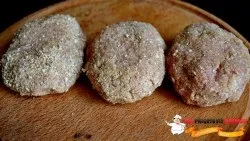 Як приготувати соковиті котлети з свинячого фаршу - рецепт з фото (котлети) Як приготувати соковиті котлети з свинячого фаршу - рецепт з фото