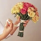 Як зробити букет з троянд на весілля