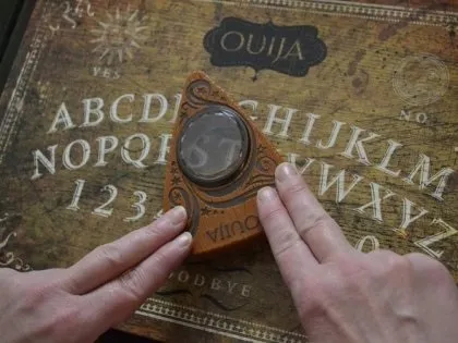 Як зробити спіритичну дошку