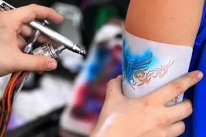 Як зробити тимчасове тату самостійно в домашніх умовах хною і не тільки (тату) Як зробити тимчасове тату самостійно в домашніх умовах хною і не тільки