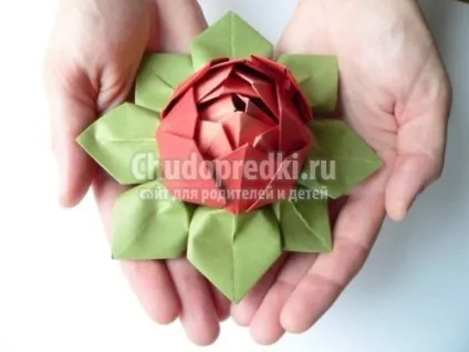 Як зробити квіти орігамі