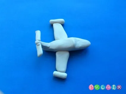 Як зліпити іграшковий літачок з пластиліну поетапно