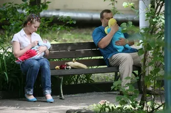 Як вижити матері в перші півроку життя малюка або робота 24 години всуткі, дитячий світ (малюка) Як вижити матері в перші півроку життя малюка або робота 24 години всуткі, дитячий світ