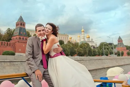 Оренда теплохода на весілля в москві від ск «» банкет, оформлення, розважальна програма