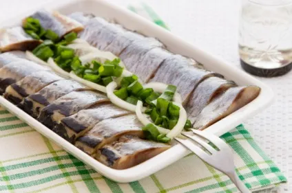 Як засолити оселедець в домашніх умовах (смачно і швидко), закуски (умовах) Як засолити оселедець в домашніх умовах (смачно і швидко), закуски