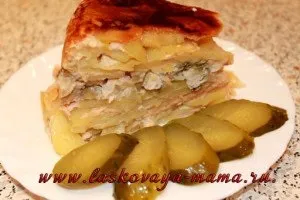 Картопляна запіканка з курячим філе в мультиварці