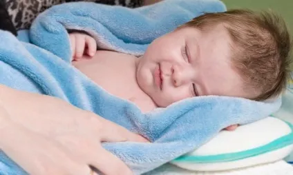 Краплі від коньюктивита для новонароджених препарати і профілактика захворювання (фото) (немовля і мама) Краплі від коньюктивита для новонароджених препарати і профілактика захворювання (фото)