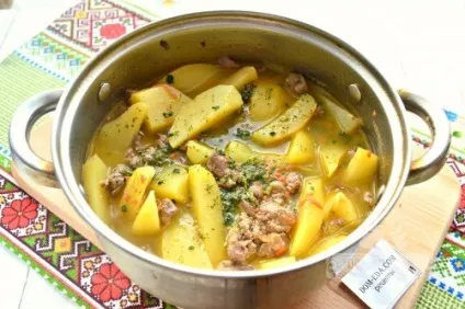 Картопля, тушкований з курячою печінкою (картопля) Картопля, тушкований з курячою печінкою