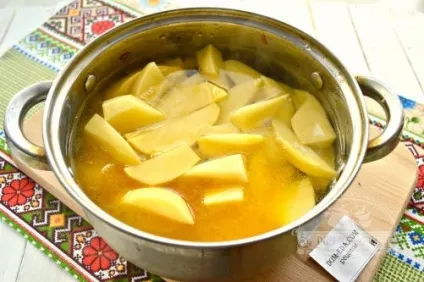 Картопля, тушкований з курячою печінкою (куряча печінка) Картопля, тушкований з курячою печінкою