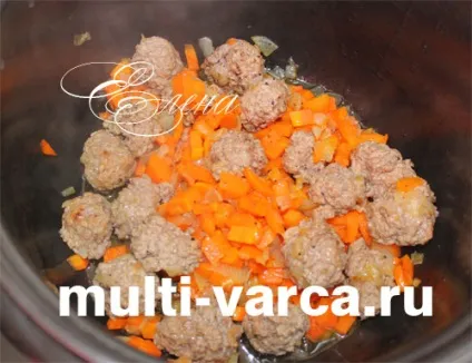 Картопля з фрикадельками в мультиварці Редмонд (мультиварка) Картопля з фрикадельками в мультиварці Редмонд