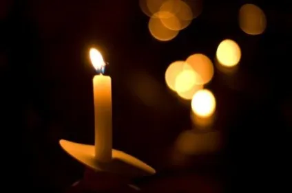 До чого сняться церковні свічки, запалювати їх або купувати