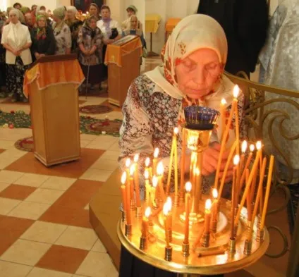 До чого сняться церковні свічки, запалювати їх або купувати