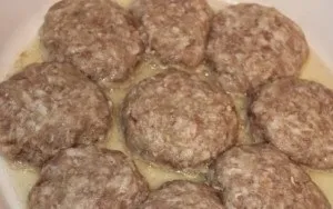 Котлети з свинячого фаршу прості рецепти з фото і відео (котлети з курячого і свинячого фаршу рецепт) Котлети з свинячого фаршу прості рецепти з фото і відео