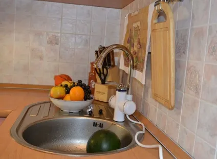 Кран миттєвого нагріву води