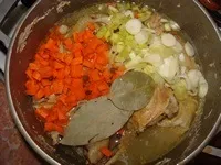 Курка тушкована по-домашньому (курка по-домашньому) Курка тушкована по-домашньому