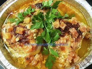 Курячі стегенця в кефірному соусі (соусі) Курячі стегенця в кефірному соусі