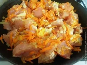 Куряче філе смажене з брюссельською капустою (брюссельська капуста) Куряче філе смажене з брюссельською капустою