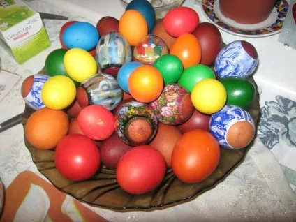 Куркума, муліне, буряк, клей пва, лак для нігтів (муліне) Куркума, муліне, буряк, клей пва, лак для нігтів