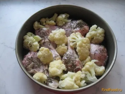 Курка запечена з цвітною капустою рецепт з фото (капустою) Курка запечена з цвітною капустою рецепт з фото