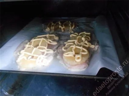 Курка з ананасами
