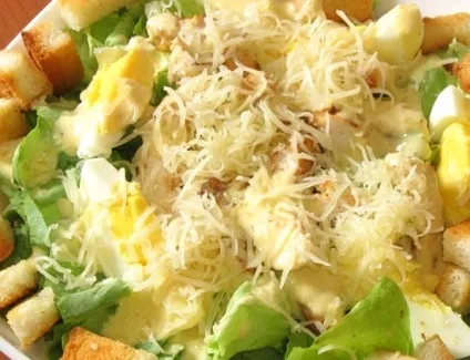 Курячий салат з грінками