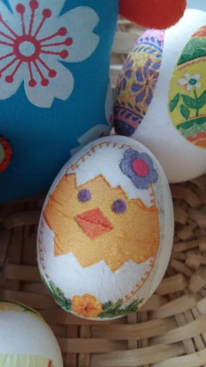 Куркума, муліне, буряк, клей пва, лак для нігтів (клей) Куркума, муліне, буряк, клей пва, лак для нігтів