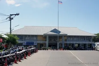 Автобусні станції Пхукета новий і старий автобусний термінал, кінцева маршрутних таксі (термінал) Автобусні станції Пхукета новий і старий автобусний термінал, кінцева маршрутних таксі