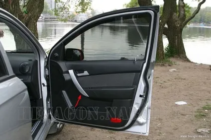 Авео зняття обшивки дверей - ремонт і тюнинг шевроле (обшивки) Авео зняття обшивки дверей - ремонт і тюнинг шевроле