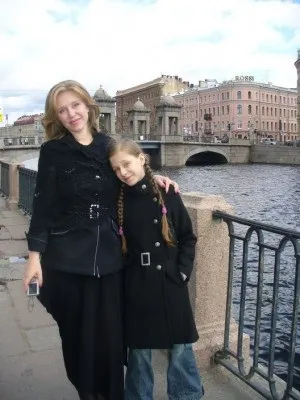 Ліза Арзамасова - галина сергеевна в серіалі татусеві дочки, героїня з серіалу (дочки) Ліза Арзамасова - галина сергеевна в серіалі татусеві дочки, героїня з серіалу