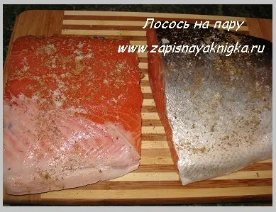 Лосось на пару в пароварці або мультиварці (пароварці) Лосось на пару в пароварці або мультиварці