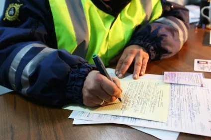 Позбавлення прав за суцільну лінію штраф або позбавлення, види перетину, оскарження, допомога водіям в (позбавлення) Позбавлення прав за суцільну лінію штраф або позбавлення, види перетину, оскарження, допомога водіям в