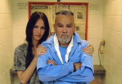 Любов зла дівчата, які пов'язали долю з маніяками (дівчата) Любов зла дівчата, які пов'язали долю з маніяками