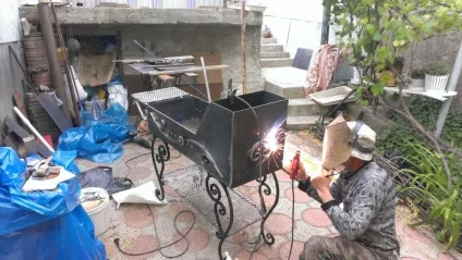 Мангал на ніжках з елементами ковки своїми руками, зроби сам (мангал) Мангал на ніжках з елементами ковки своїми руками, зроби сам