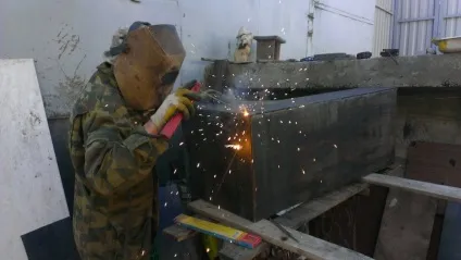 Мангал на ніжках з елементами ковки своїми руками, зроби сам (мангал) Мангал на ніжках з елементами ковки своїми руками, зроби сам