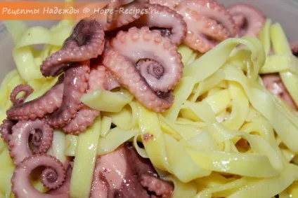 Мариновані маленькі восьминоги з яєчної локшиною на гарнір «рецепти надії (гарнір) Мариновані маленькі восьминоги з яєчної локшиною на гарнір «рецепти надії