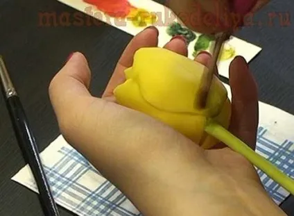 Майстер-клас з керамічної флористики жовтий тюльпан (було видно мазків пензля) Майстер-клас з керамічної флористики жовтий тюльпан