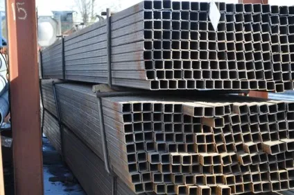 Металевий профіль квадратного перетину (профіль) Металевий профіль квадратного перетину
