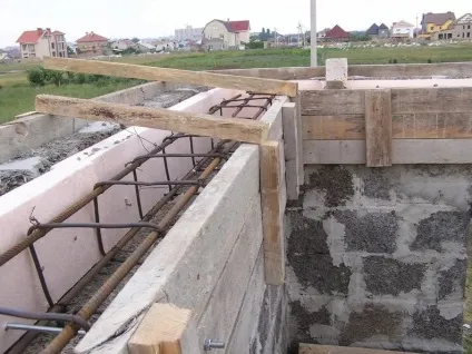 монолітний пояс