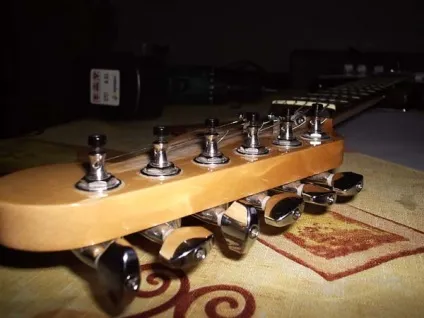 Модернізація бюджетної стратоподібні гітари (guitar) Модернізація бюджетної стратоподібні гітари