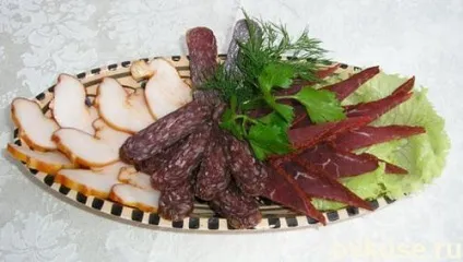 Нарізка на святковий стіл (м'ясна, сирна) - прості рецепти (стіл) Нарізка на святковий стіл (м'ясна, сирна) - прості рецепти