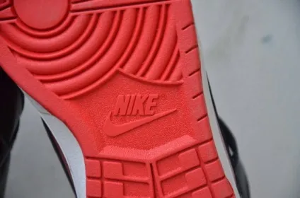 Чоловічі кросівки nike dunk high (Подекуди стирчать нитки) Чоловічі кросівки nike dunk high