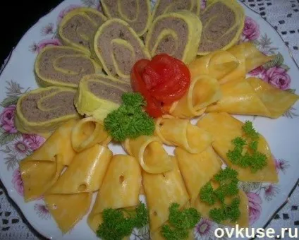 Нарізка на святковий стіл (м'ясна, сирна) - прості рецепти (стіл) Нарізка на святковий стіл (м'ясна, сирна) - прості рецепти