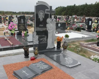 Барельєф на пам'ятник - від руб