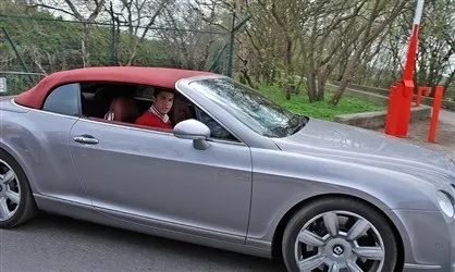 Нові автомобілі кріштіану роналду (задоволення) Нові автомобілі кріштіану роналду