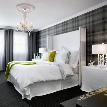 Шпалери в спальні, домфронт