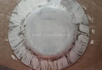 Зворотній декупаж тарілки