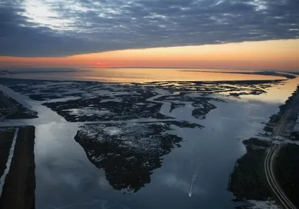 Одна з найбільших річок світу, річка Міссісіпі (одна) Одна з найбільших річок світу, річка Міссісіпі