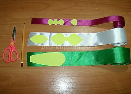 Орхідея з атласних стрічок