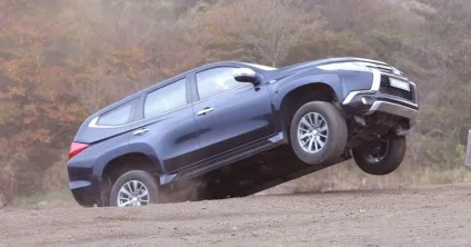 Паджеро 4 або прадо 150 що краще на сьогоднішній день (Land Cruiser Prado) Паджеро 4 або прадо 150 що краще на сьогоднішній день