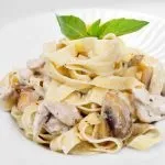 Паста з куркою і грибами у вершковому соусі покроковий рецепт з фото (вершковому) Паста з куркою і грибами у вершковому соусі покроковий рецепт з фото
